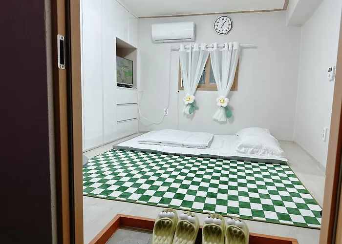 Choryang Mumum Rooftop House
