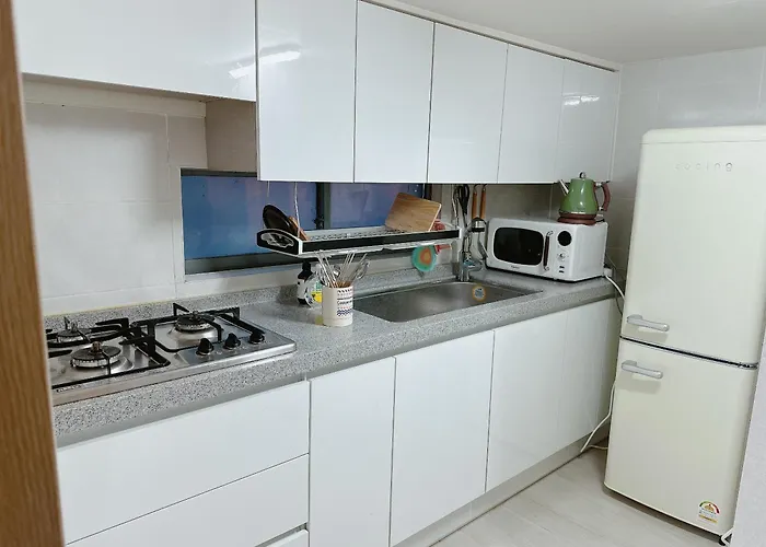 Choryang Mumum Rooftop House 酒店 *